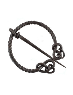 Fibule en acier torsadé avec une queue de serpent