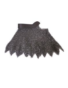 Gola de manteau d'évêque avec anneaux rivetés de 6 mm.