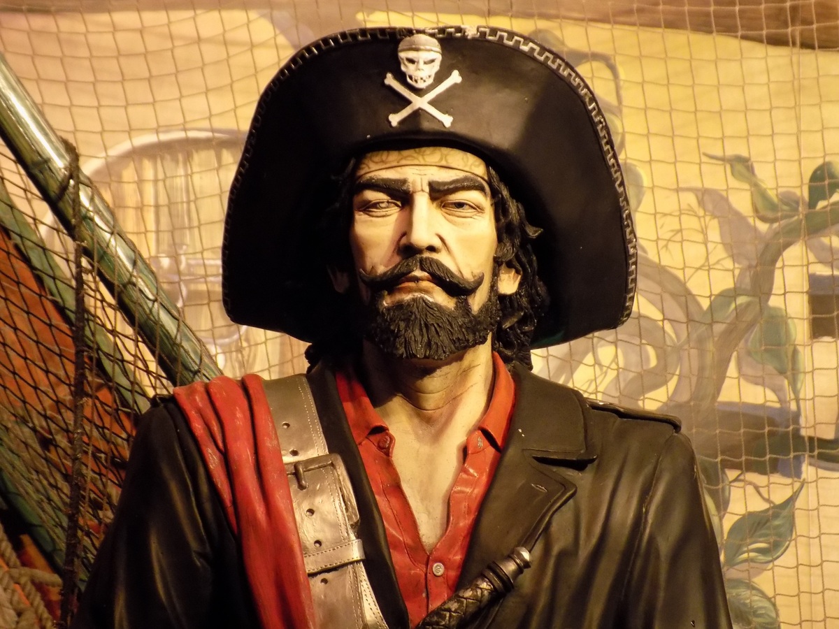 Estatua capitán pirata